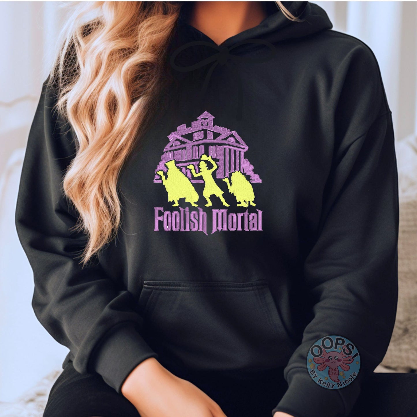 Sudadera con capucha unisex personalizada "Princesa Bella" La Bella y la Bestia bordada. Ideal para vacaciones o en cualquier momento Ropa cómoda y acogedora.