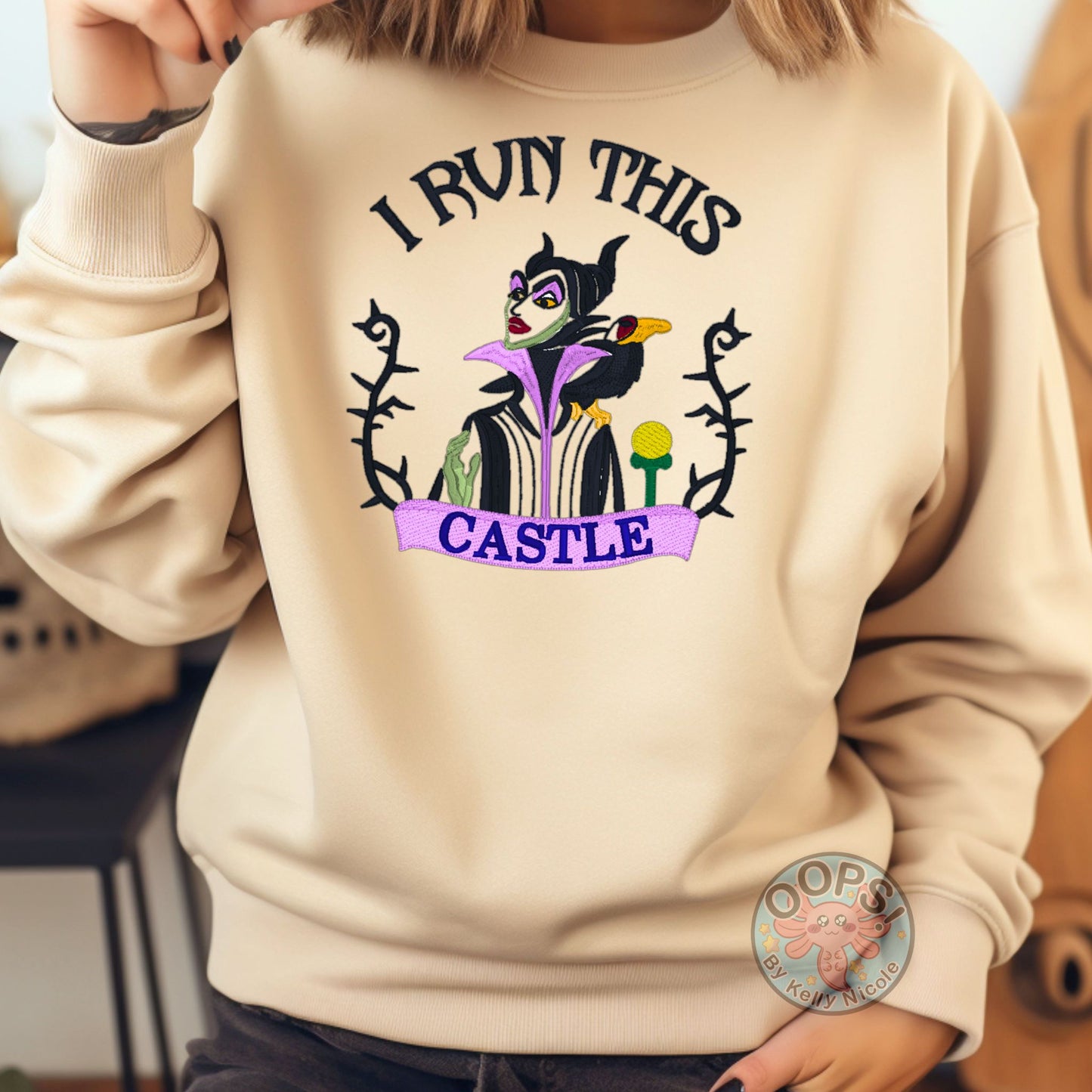 Sudadera con capucha unisex personalizada "Princesa Bella" La Bella y la Bestia bordada. Ideal para vacaciones o en cualquier momento Ropa cómoda y acogedora.